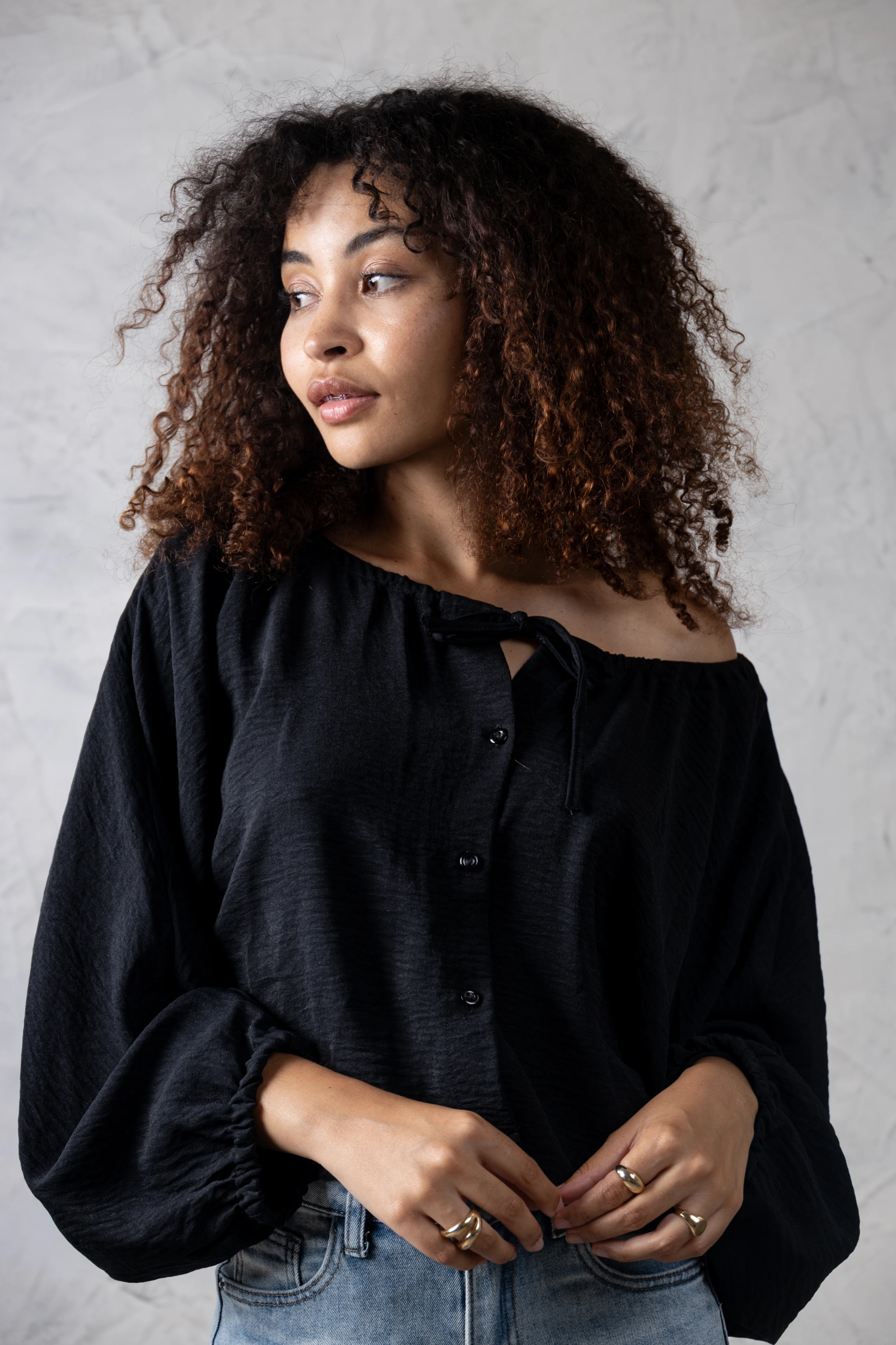 Blusa Mística: Estilo y Elegancia Temporal - Imagen 3